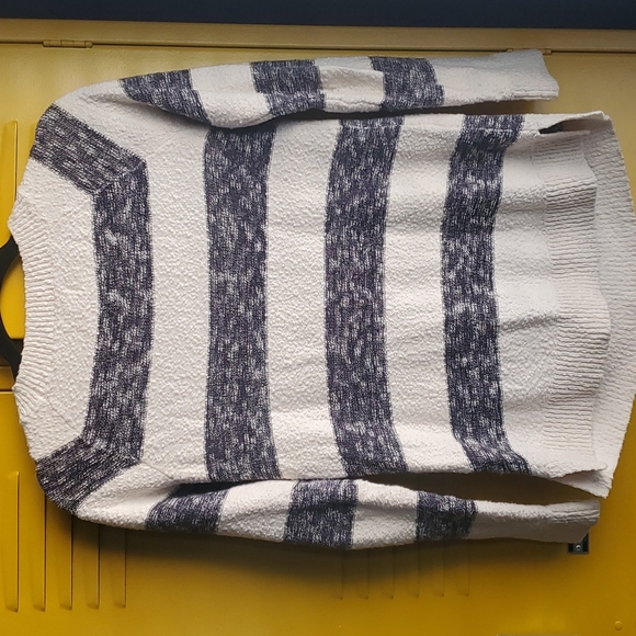 Lour and Grey loft striped sweater - Picture 3 of 5